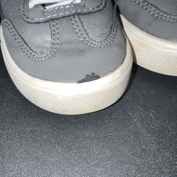 OshKosh B'gosh Kids Sneakers in Gray and Blue - Picture 4 of 7